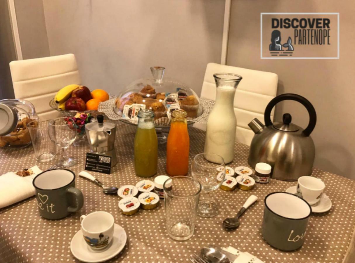 Discover Partenope Napoli Bagian luar foto