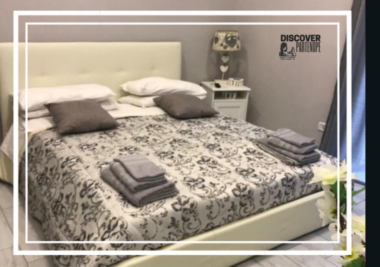 Discover Partenope Napoli Bagian luar foto